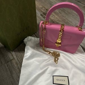 BARBIE PINK  Gucci plexiglass 1969 bag
